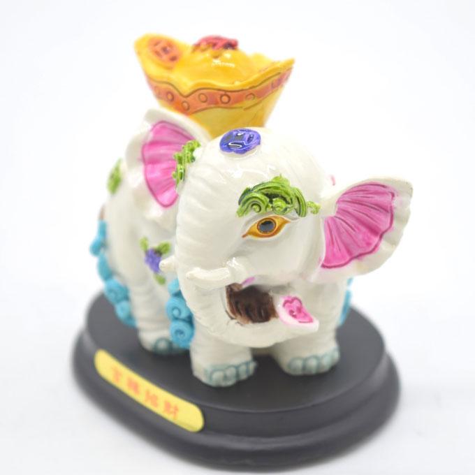 象 ゾウ 元宝乗せ フルカラー彩色 樹脂製置物 台座付き 8cm : 横浜中華