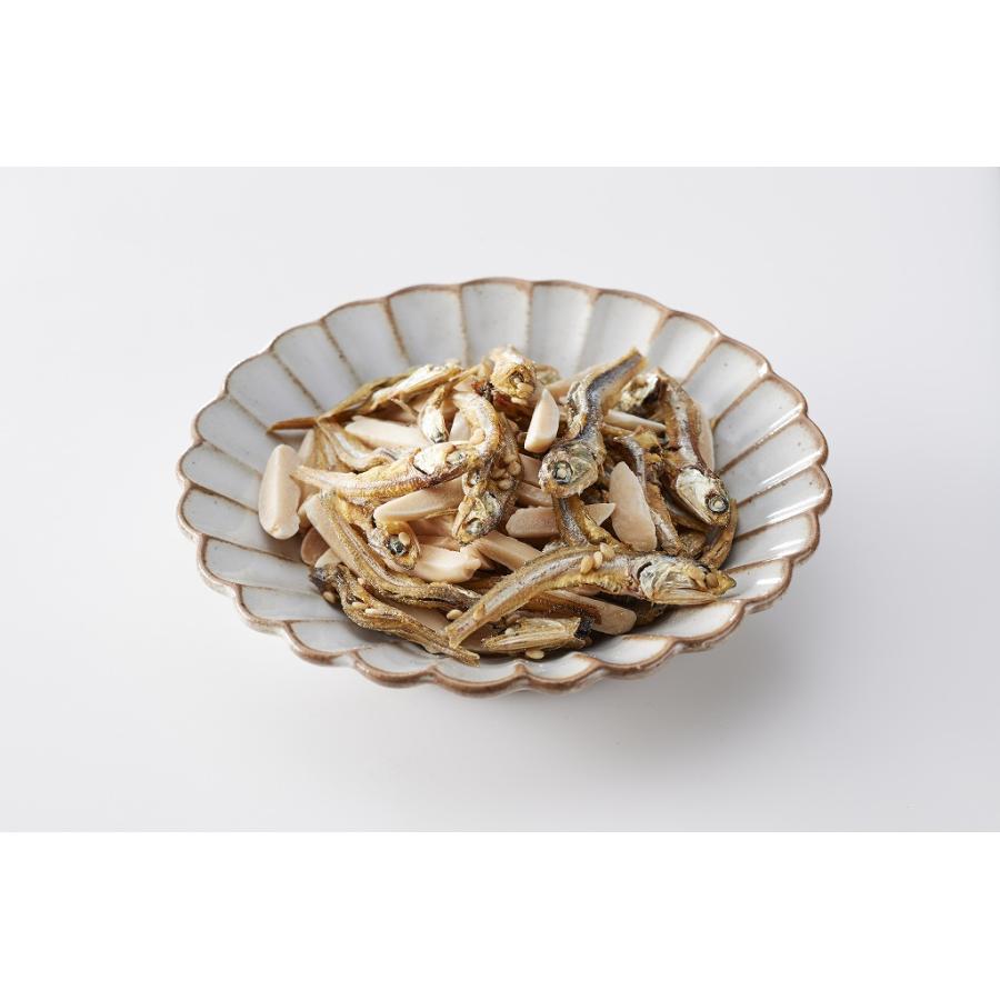 アーモンド＆フィッシュ ３００ｇ 業務用 お徳用 小魚 ナッツ おやつ おつまみ |  | 01