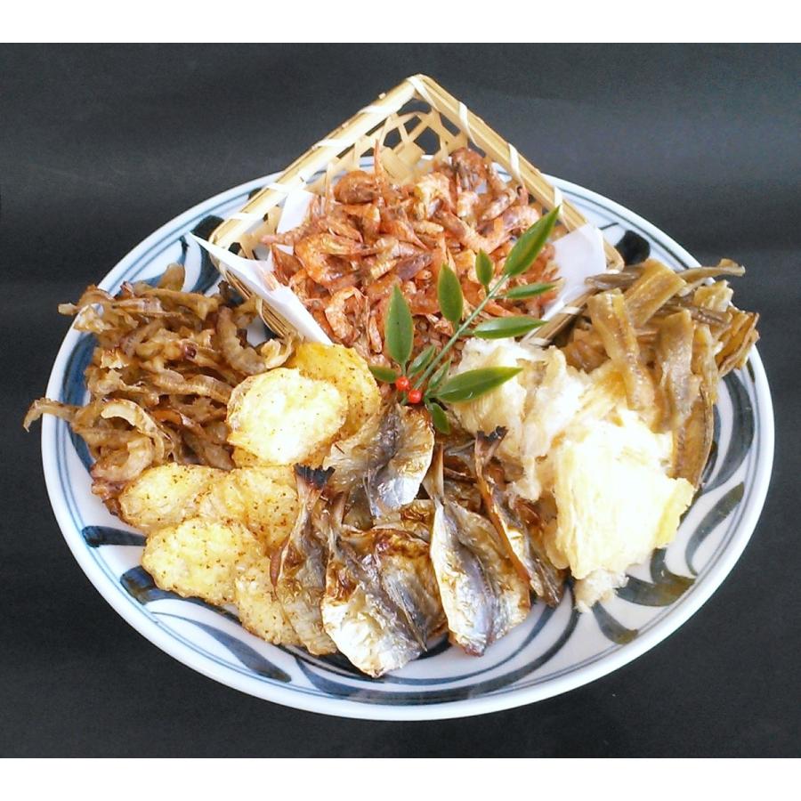 贈り物に“特選珍味詰合せ“玉手箱　開けても煙は出ません！ |  | 02