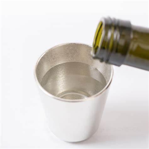 R＆W ぐいのみ 錫器・漆器ペアセット  織田幸銅器 日本酒 お猪口 紅白 結婚祝い 酒器 おしゃれ 日本製 伝統工芸品 正規品 ペアの画像