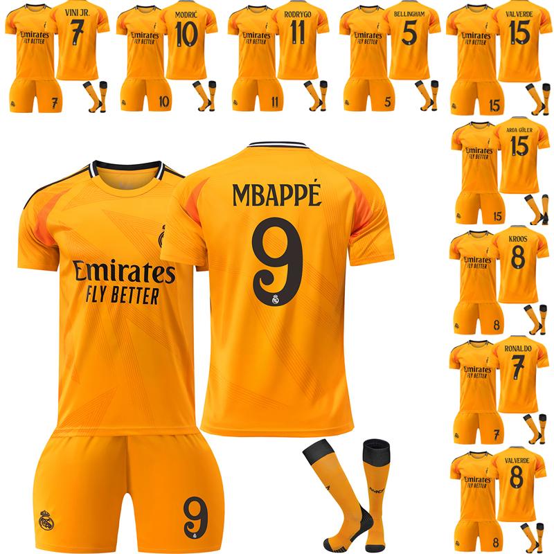 2425 サッカーウェア レアルマドリード 10番モドリッチ/5番 2425 サッカーウェア レアルマドリード 10番モドリッチ/5番