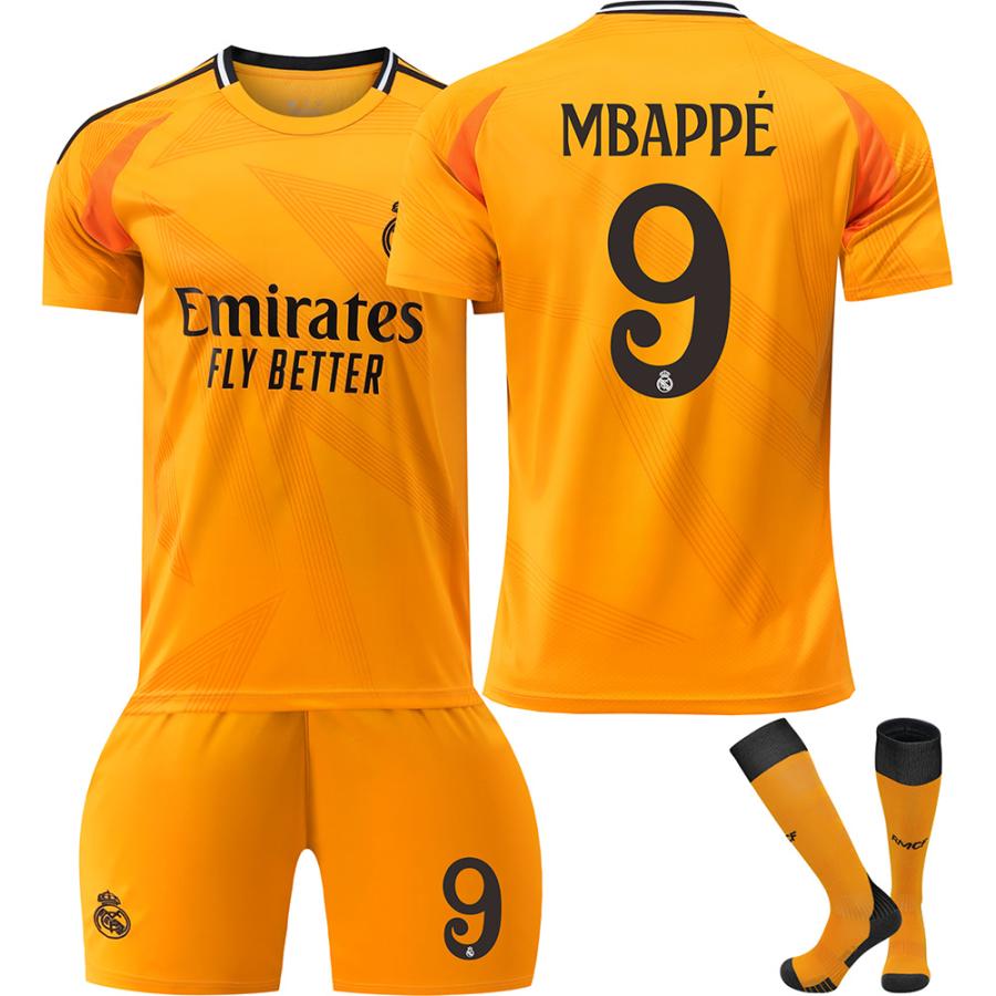 2425 サッカーウェア レアルマドリード 10番モドリッチ/5番 2425 サッカーウェア レアルマドリード 10番モドリッチ/5番