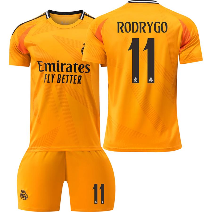 2425 サッカーウェア レアルマドリード 10番モドリッチ/5番 2425 サッカーウェア レアルマドリード 10番モドリッチ/5番