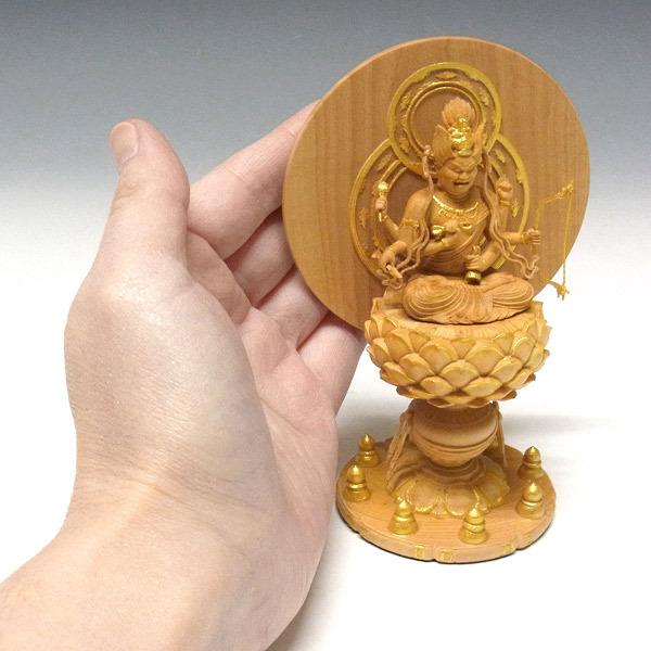 木彫り 仏像 金彩愛染明王 坐像 高さ11.5cm 柘植製 : 仏像と 木彫り 仏像 金彩愛染明王 坐像 高さ11.5cm 柘植製 : 仏像と