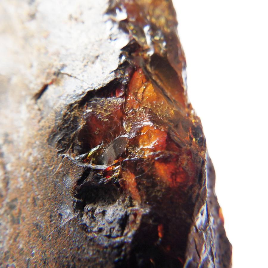 レッドアンバー(琥珀) 未研磨 原石 ミャンマー産 重さ85g 天然石