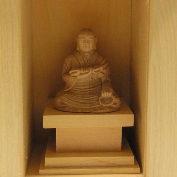 弘法大師 坐像 厨子入り仏像 木彫り 極小仏像 : 仏像と縁起物の専門店