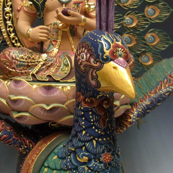 彩色孔雀明王 坐像 高さ80cm 楠製 木彫り 仏像 : 仏像と縁起物の専門店