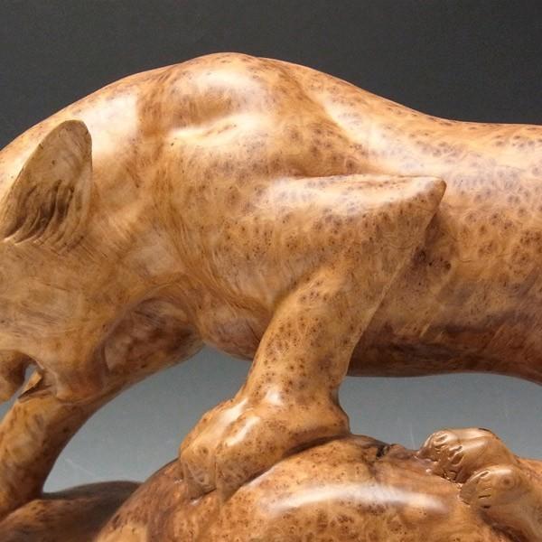 木彫りの豹（ヒョウ） 置物 杉 高さ33cm : 仏像と縁起物の専門店 龍祥