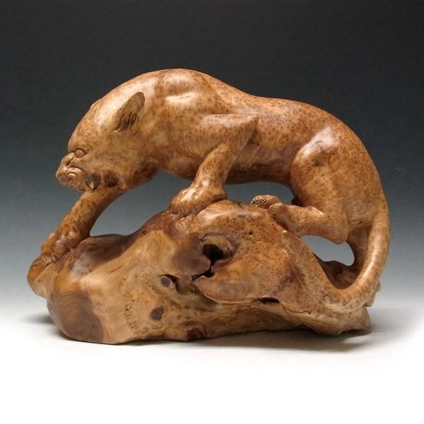 木彫りの豹（ヒョウ） 置物 杉 高さ33cm : 仏像と縁起物の専門店 龍祥