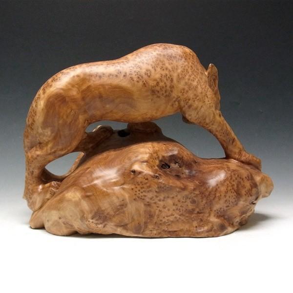 木彫りの豹（ヒョウ） 置物 杉 高さ33cm : 仏像と縁起物の専門店 龍祥