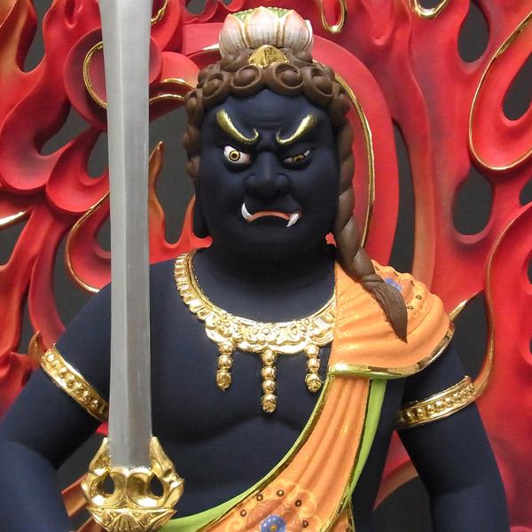 最上彫り彩色不動明王 立像 高さ86cm 楠製 木彫り 仏像 : 仏像と縁起物