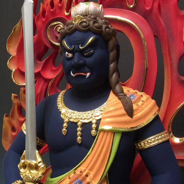 最上彫り彩色不動明王 立像 高さ86cm 楠製 木彫り 仏像 : 仏像と縁起物