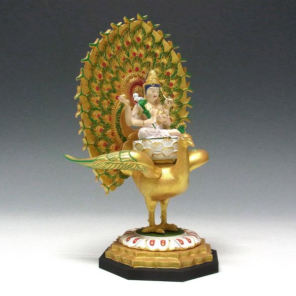 木彫り 仏像 彩色孔雀明王 坐像 高さ17.5cm 柘植製 : 仏像と縁起物の