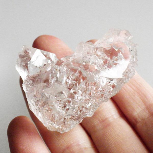 アイスクォーツ 原石 パキスタン・スカルドゥ産 ヒマラヤ蝕像