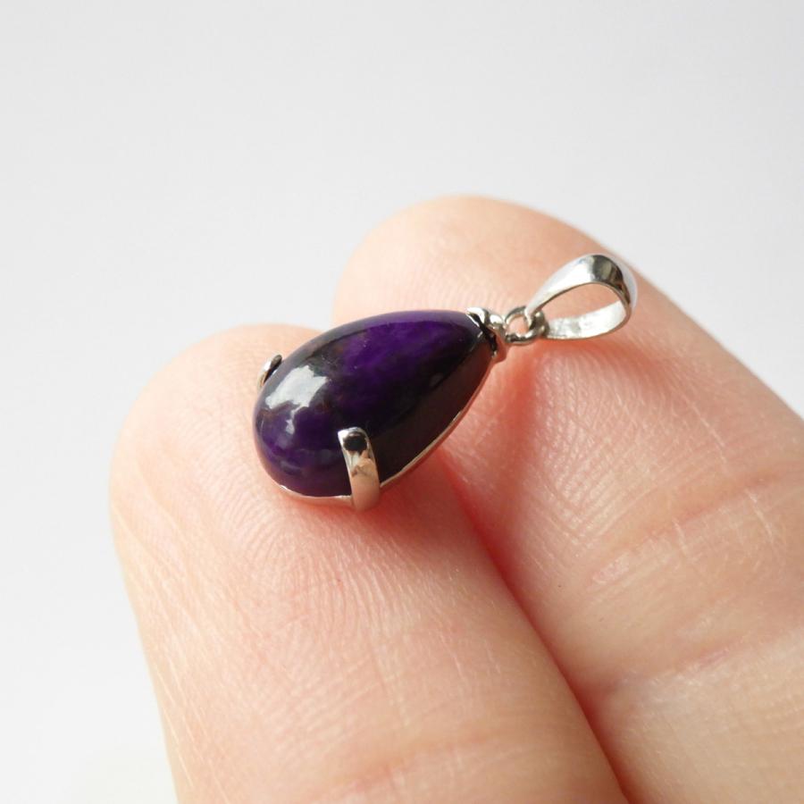 １点もの　スギライト　天然石　カボションカット　大粒 スギライト カボションカット しずく形 ペンダントトップ