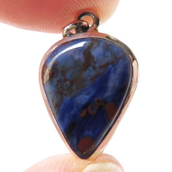 ブルースギライト(リヒテライト) ペンダントトップ 南アフリカ産