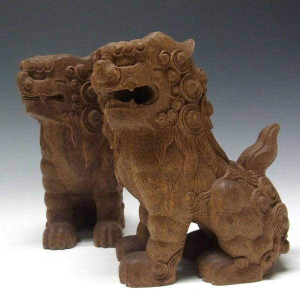 花梨 木彫りの狛犬 (獅子狛犬) 高さ19cm 置物 : 仏像と縁起物の専門店
