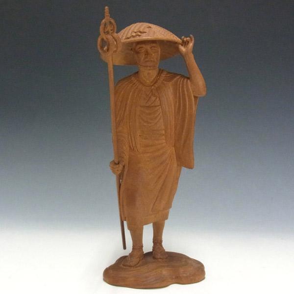 木彫り作品 旅人 桜木地仕上げ 20cm 彫刻 置物 : 仏像と縁起物の専門店