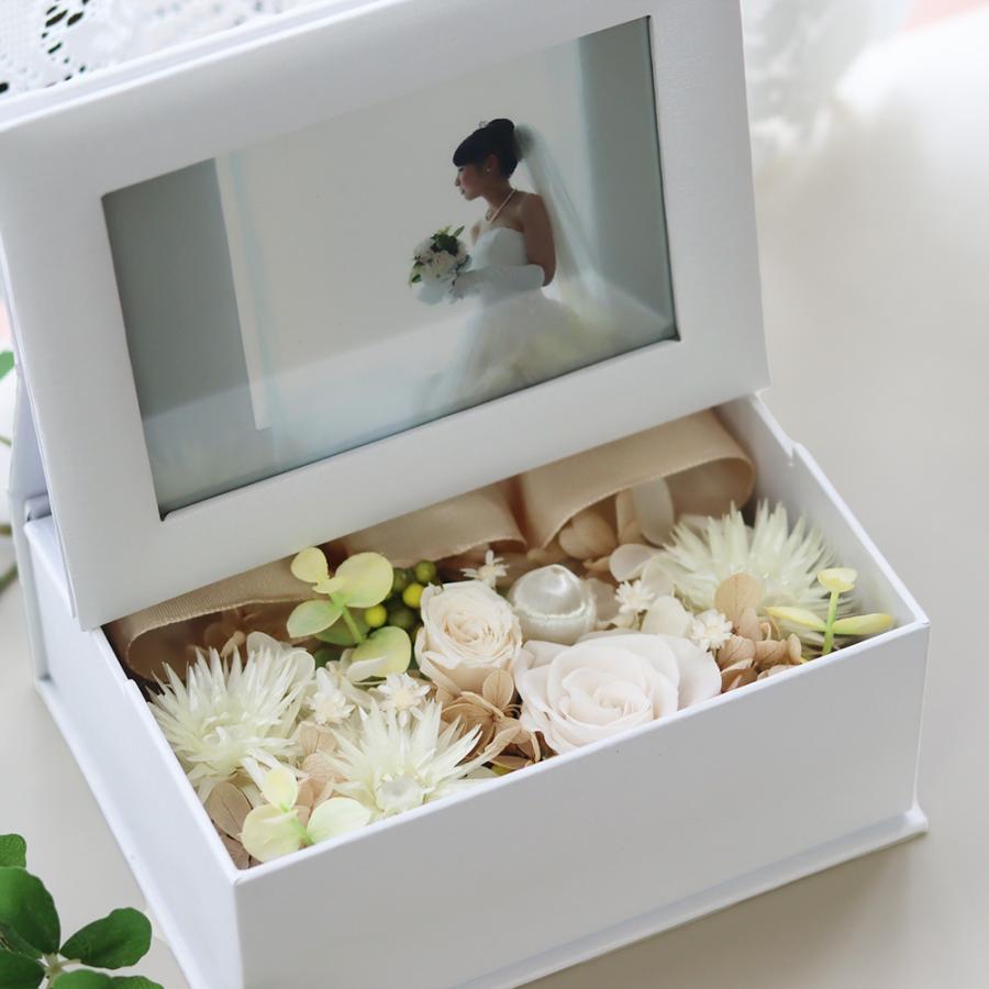 写真印刷無料 写真立て 最短お届け発送中 プリザーブドフラワー 花 写真入り フレーム お供え ペット 仏花 供花 お悔やみ 犬 ねこ フォトフレーム 仏壇用 虹の橋 | サウンドアレンジ | 26