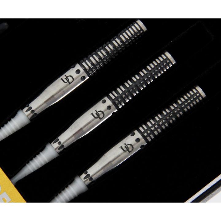 超美品　定価15950　アルティマダーツ　カイザー3 Type2 ブラック ダーツ > ソフトダーツ > ブランド【ア行】 > アルティマダーツ