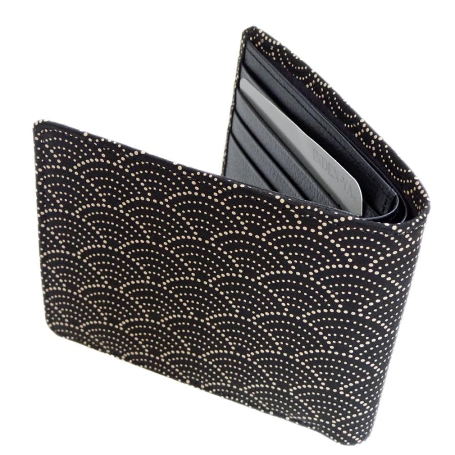 印傳屋（INDEN-YA） 印伝 財布 二つ折り札入 2006 黒地鹿革 白漆 青海