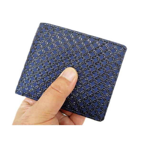 印傳屋 INDEN-YA 二つ折り財布 紺地×ベージュ花柄 印傳屋（INDEN-YA） 印伝 財布 二つ折り札入 2006 紺地鹿革 黒漆 輪