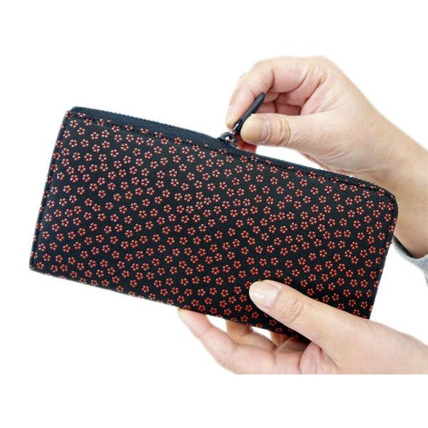 印傳屋（INDEN-YA） 印伝 長財布 束入 2307 黒地鹿革 赤漆 小桜 爆買