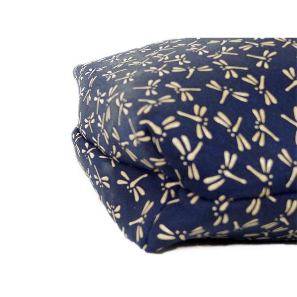 美品 印傳屋 INDEN-YA 合切袋 青海波 伝統工芸 白漆 鹿 ディアスキン 合切袋(大)マチ付［紺地×白漆×青海波］：印傳屋公式オンライン