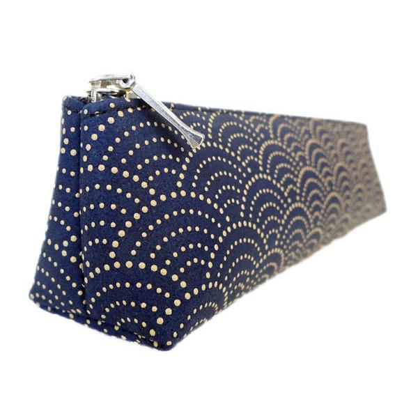 印傳屋（INDEN-YA） 印伝 ペンケースA 4604 紺地鹿革白漆 青海波柄