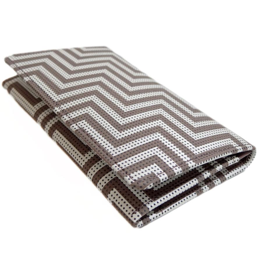 印傳屋 印伝 シェブロン 名刺入 7607 グレージュ地鹿革 白更紗 グレー