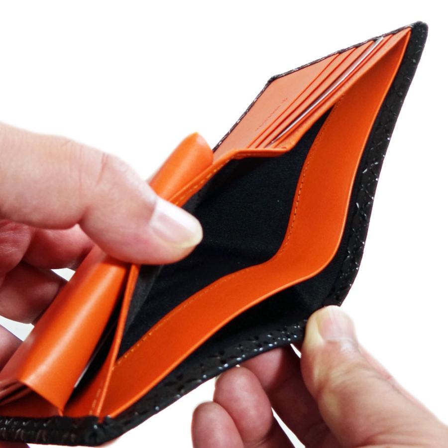 印傳屋（INDEN-YA） 印伝 HISOCA二つ折り財布 札入J 9402 黒地鹿革黒漆