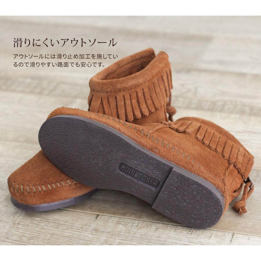 大流行中！ キッズ新品未使用 ミネトンカモカシンブーツ