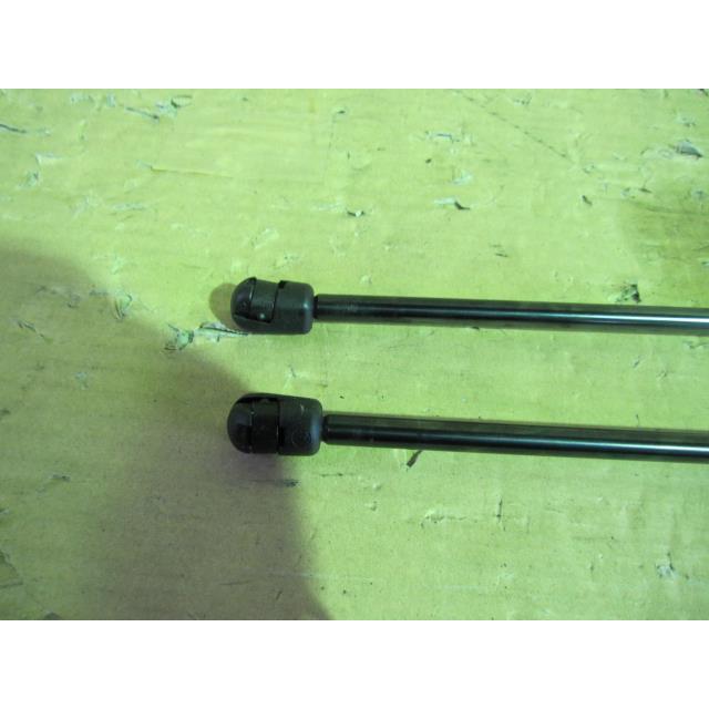 スペーシア DBA-MK32S バックドアダンパー ZVA 81860-81M00 81850