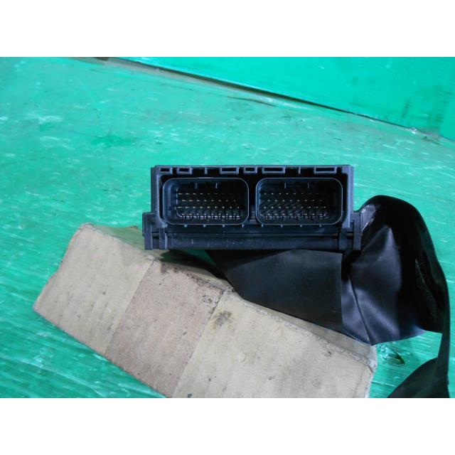 ワゴンR ワゴンR UA-MC22S エンジンコンピューター N-1 Z2U 33920