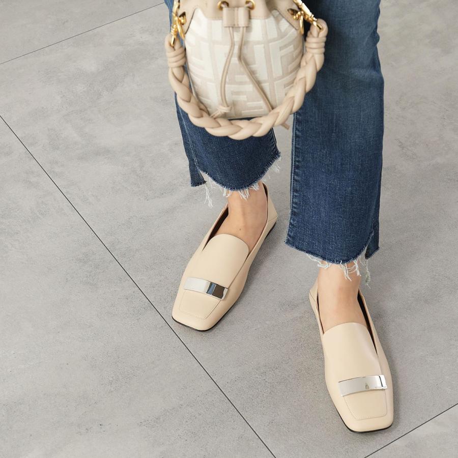 セルジオロッシ パテント レースアップシューズ ベージュ セルジオロッシ パテント レースアップシューズ ベージュ