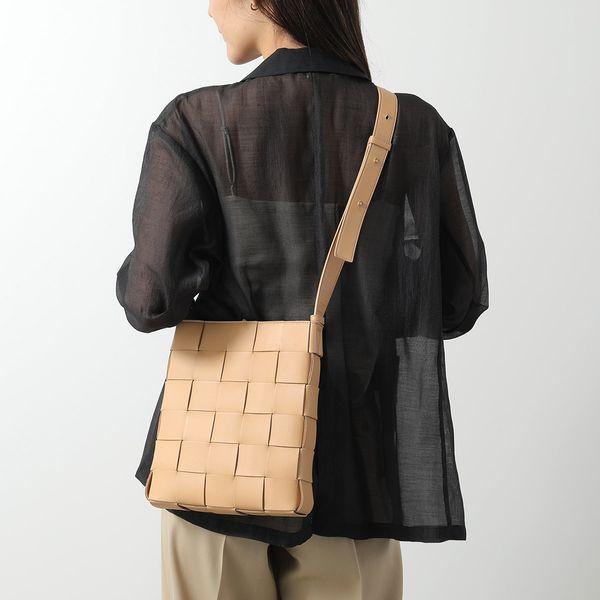 BOTTEGA VENETA（ボッテガ・ヴェネタ） ショルダーバッグ CASSETTE