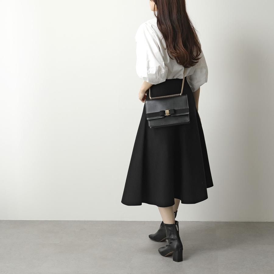 フェラガモスラップショルダーバック