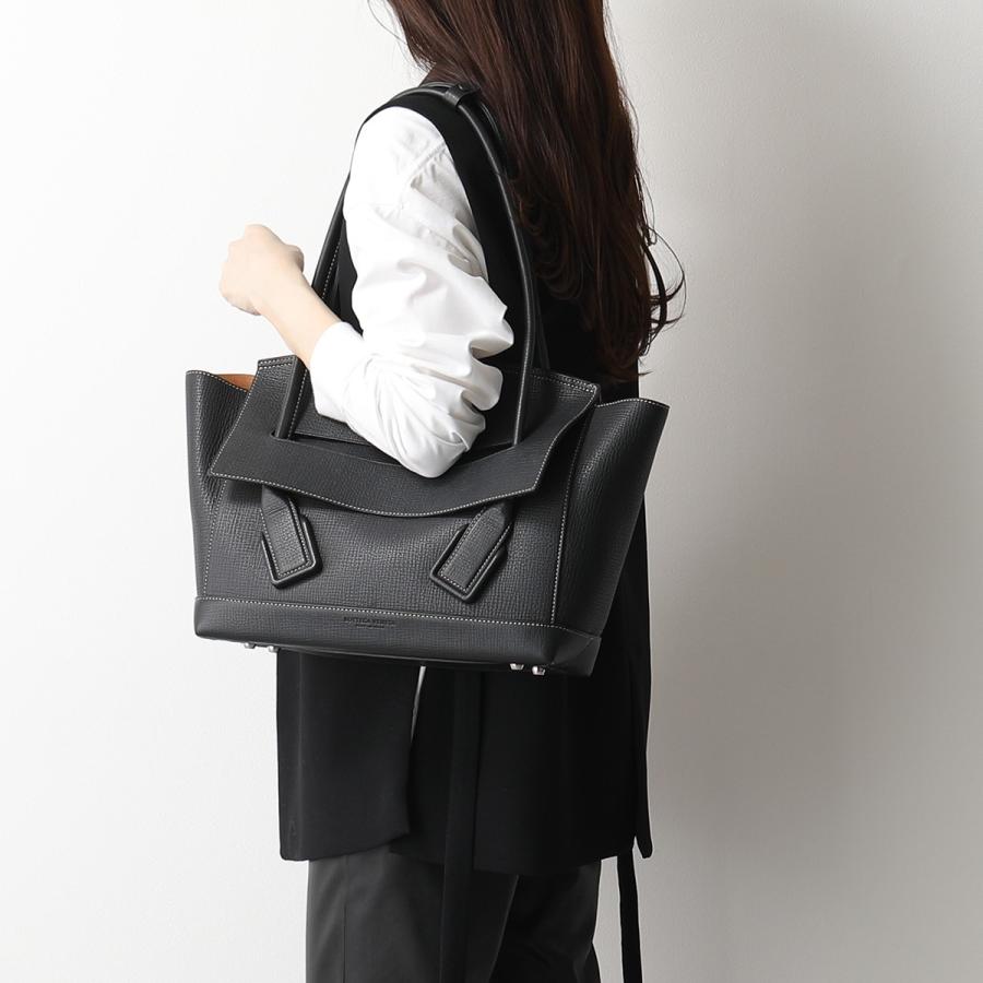 BOTTEGA VENETA（ボッテガ・ヴェネタ） ハンドバッグ THE ARCO ザ