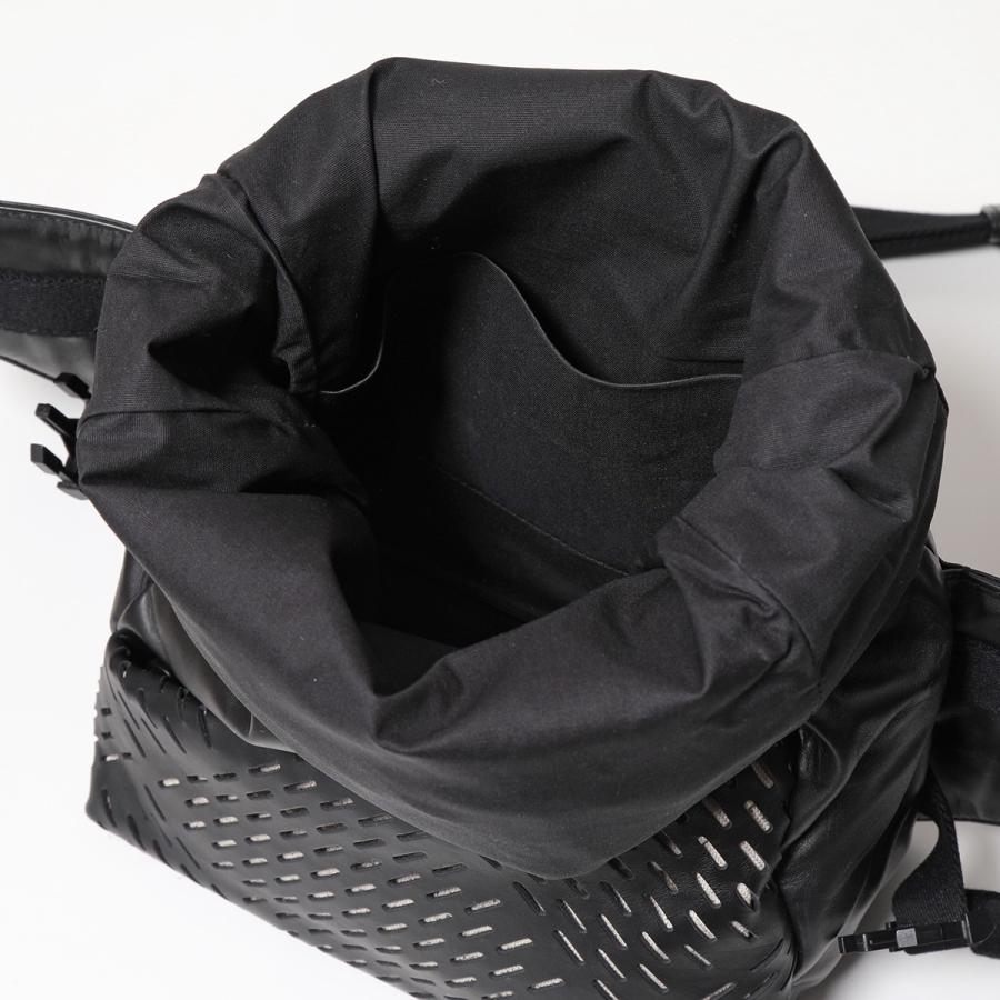 BOTTEGA VENETA（ボッテガ・ヴェネタ） ボディバッグ 578540 VBOY1