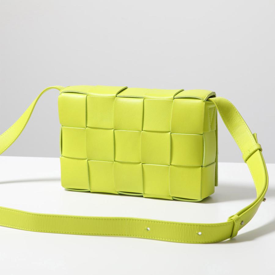 BOTTEGA VENETA（ボッテガ・ヴェネタ） ショルダーバッグ カセット