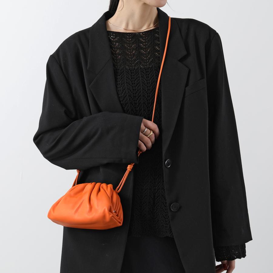 BOTTEGA VENETA ボッテガヴェネタ ショルダーバッグ The Pouch BOTTEGA VENETA ボッテガヴェネタ ショルダーバッグ The Pouch