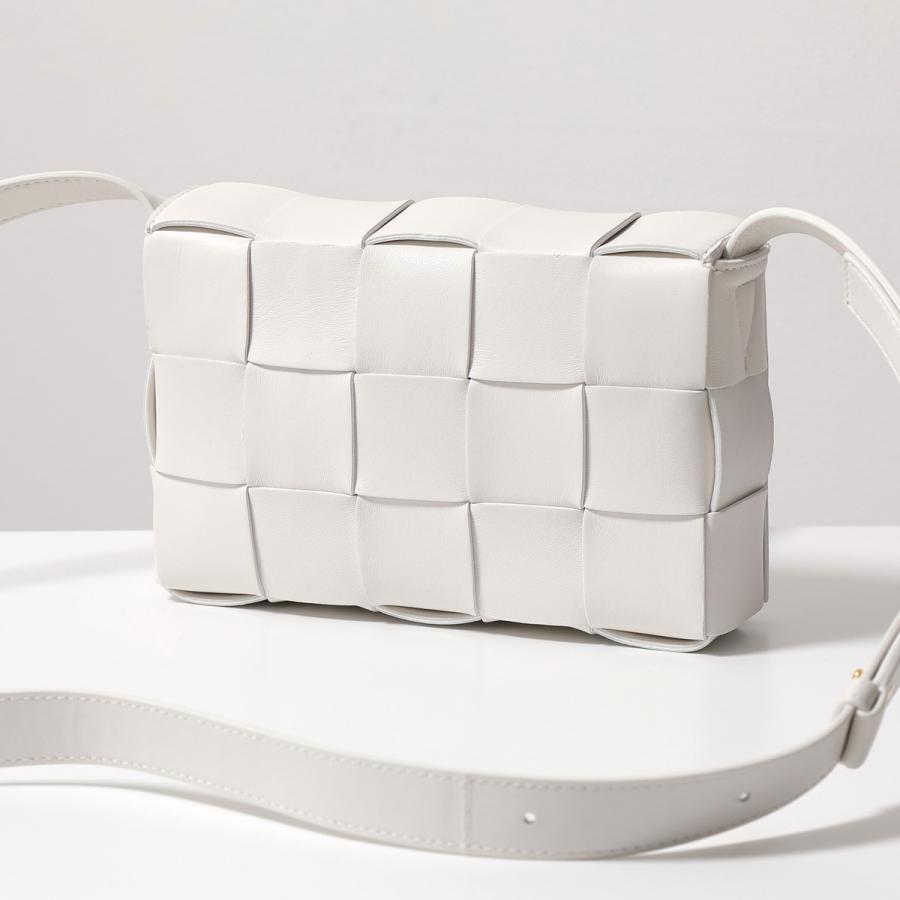 BOTTEGA VENETA（ボッテガ・ヴェネタ） ショルダーバッグ カセット