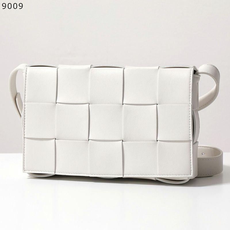 BOTTEGA VENETA（ボッテガ・ヴェネタ） ショルダーバッグ カセット