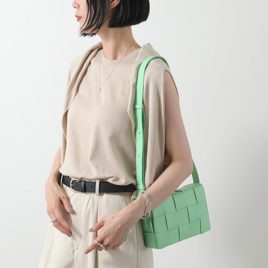 BOTTEGA VENETA（ボッテガ・ヴェネタ） ショルダーバッグ CASSETTE