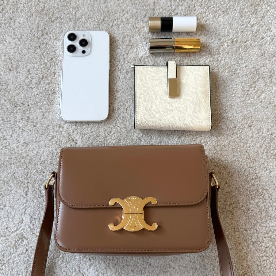 CELINE（セリーヌ） ショルダーバッグ Triomphe トリオンフ ティーン