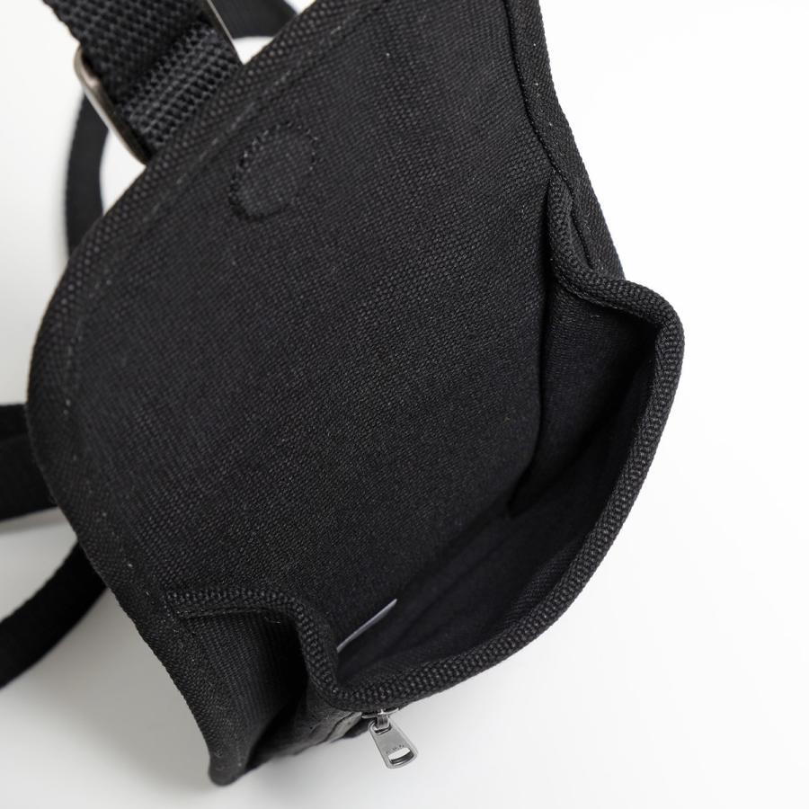 A.P.C. APC アーペーセー ショルダーバッグ neck pouch A.P.C. APC アーペーセー ショルダーバッグ neck pouch