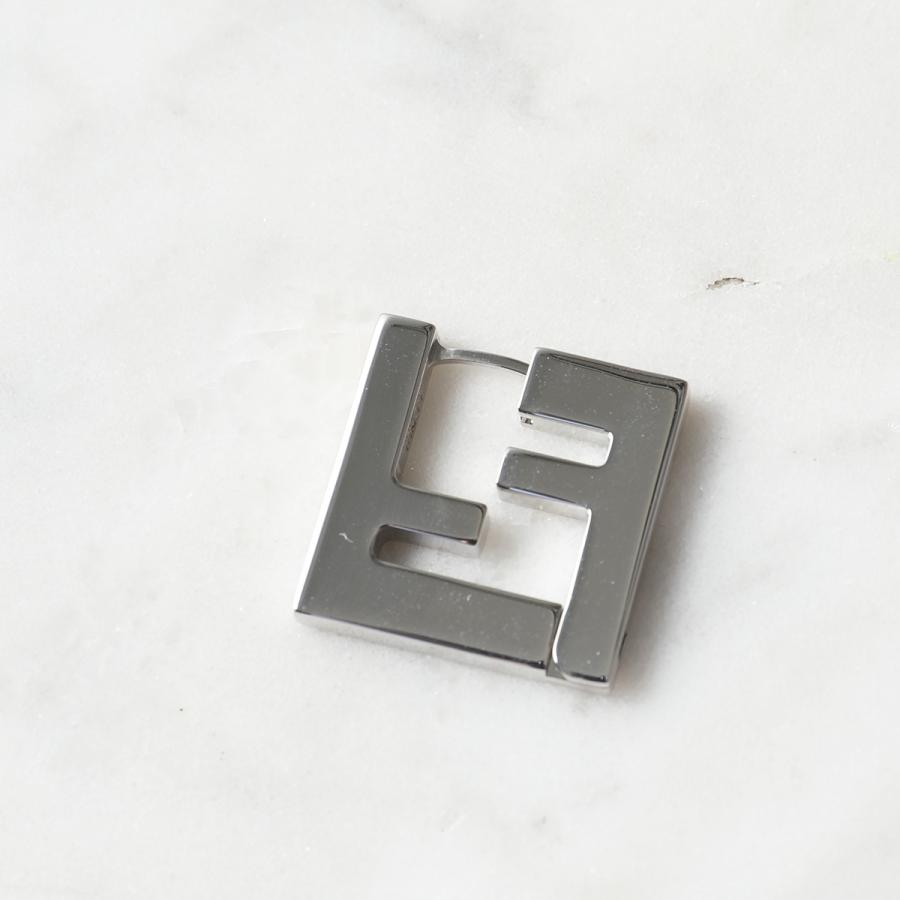 FENDI フェンディ ピアス 7AJ550 B08 メンズ FFロゴ 片耳販売 FENDI フェンディ ピアス 7AJ550 B08 メンズ FFロゴ 片耳販売
