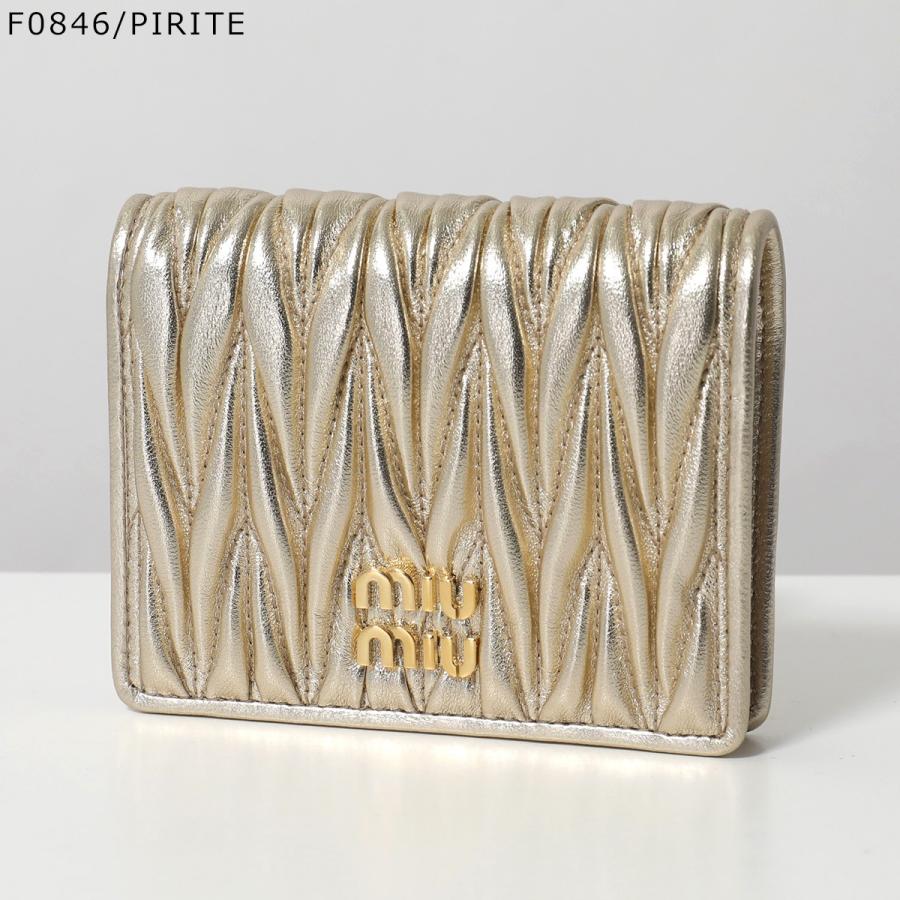 ✨極美品　箱あり✨ミュウミュウ　二つ折り　マテラッセ　ビジュー　クリスタル miu miu（ミュウミュウ） 二つ折り財布 MATELASSE マテラッセ 5ML002