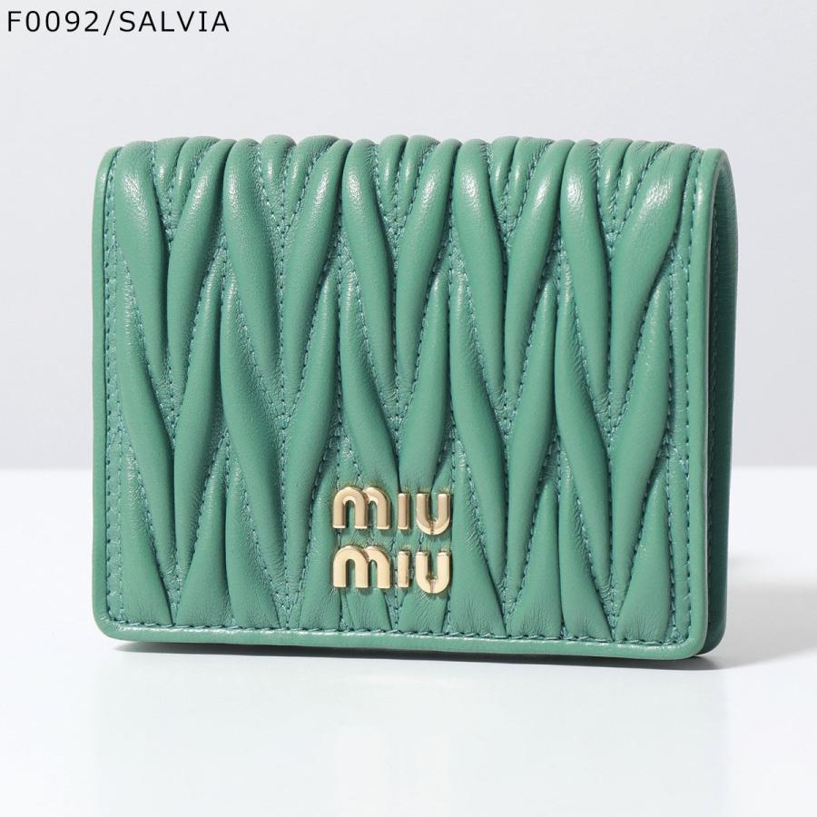 美品✨ミュウミュウ 現行 三つ折り財布 マテラッセ　ロゴ　緑 RFID 箱付き miu miu（ミュウミュウ） 三つ折り財布 MATELASSE マテラッセ 5MH033
