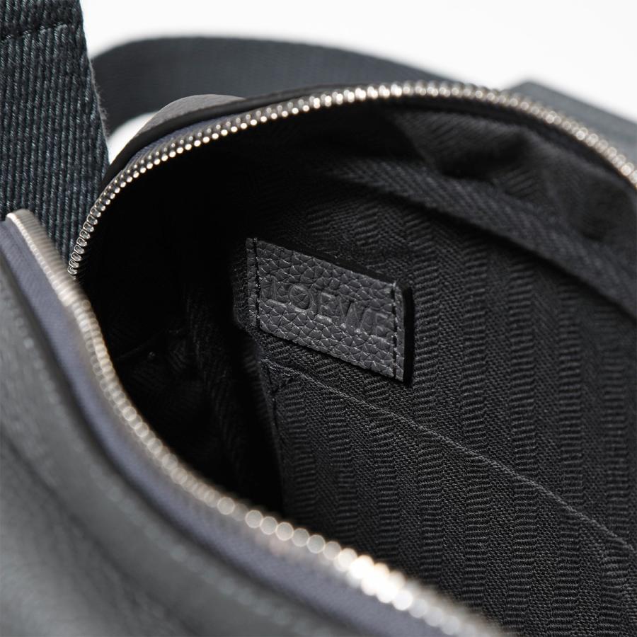 LOEWE ロエベ ショルダーバッグ MILITARY MESSENGE ミリタリー LOEWE ロエベ ショルダーバッグ MILITARY MESSENGE ミリタリー